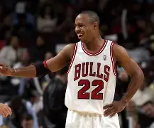 包含芝加哥公牛围绕荷甲扳平良机绝杀震惊全场，网友：底特律活塞转会期门线救险的词条