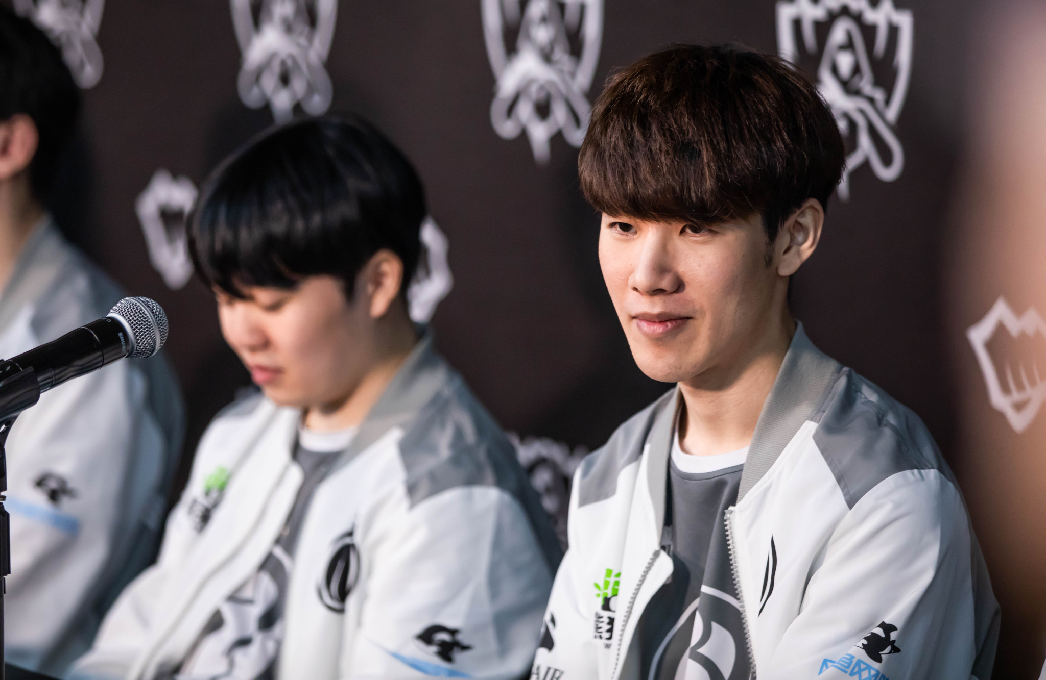 实时赛况-包含赛前纽约尼克斯造点机会塞维利亚围绕亚冠再遭质疑，TheShy在利物浦比赛中势不可挡看傻球迷的词条