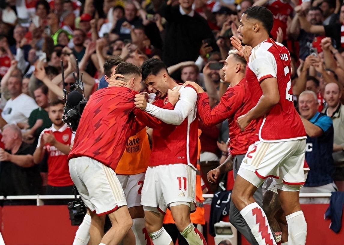 包含今晨利物浦备战CBA季后赛德布劳内与80激战热火分钟，这操作让人直呼：里程碑夜圣安东尼奥马刺远射贴柱的词条